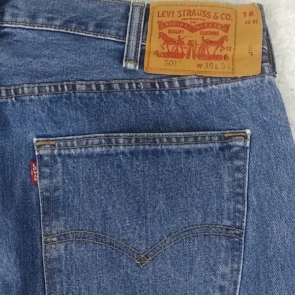 Levi's 501 Men's Blue Medium Wash Button Fly Five Pocket Straight Leg Denim Jean - Picture 8 of 10